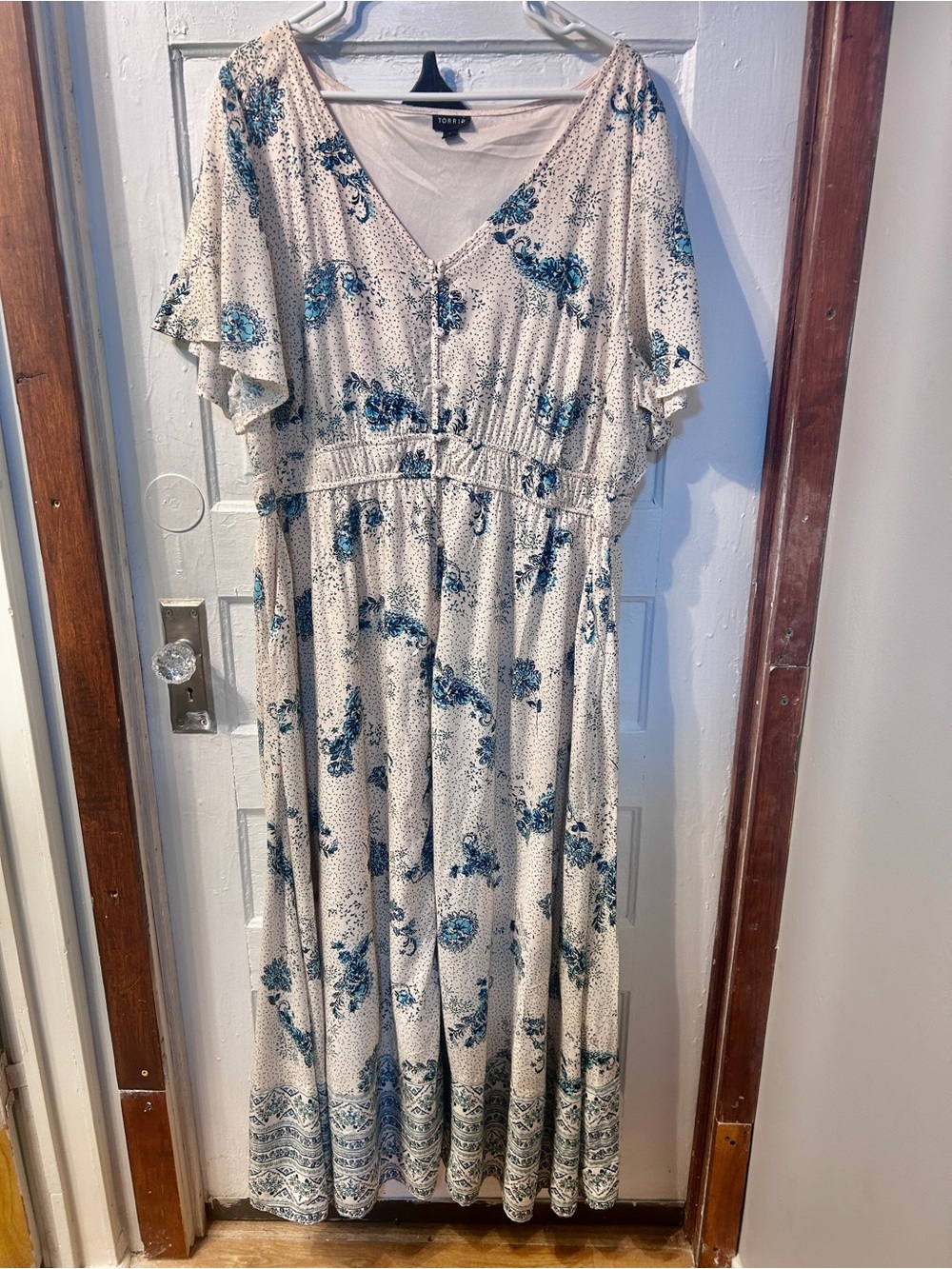 Plus Torrid Cream Maxi Dress with Teal Floral Print